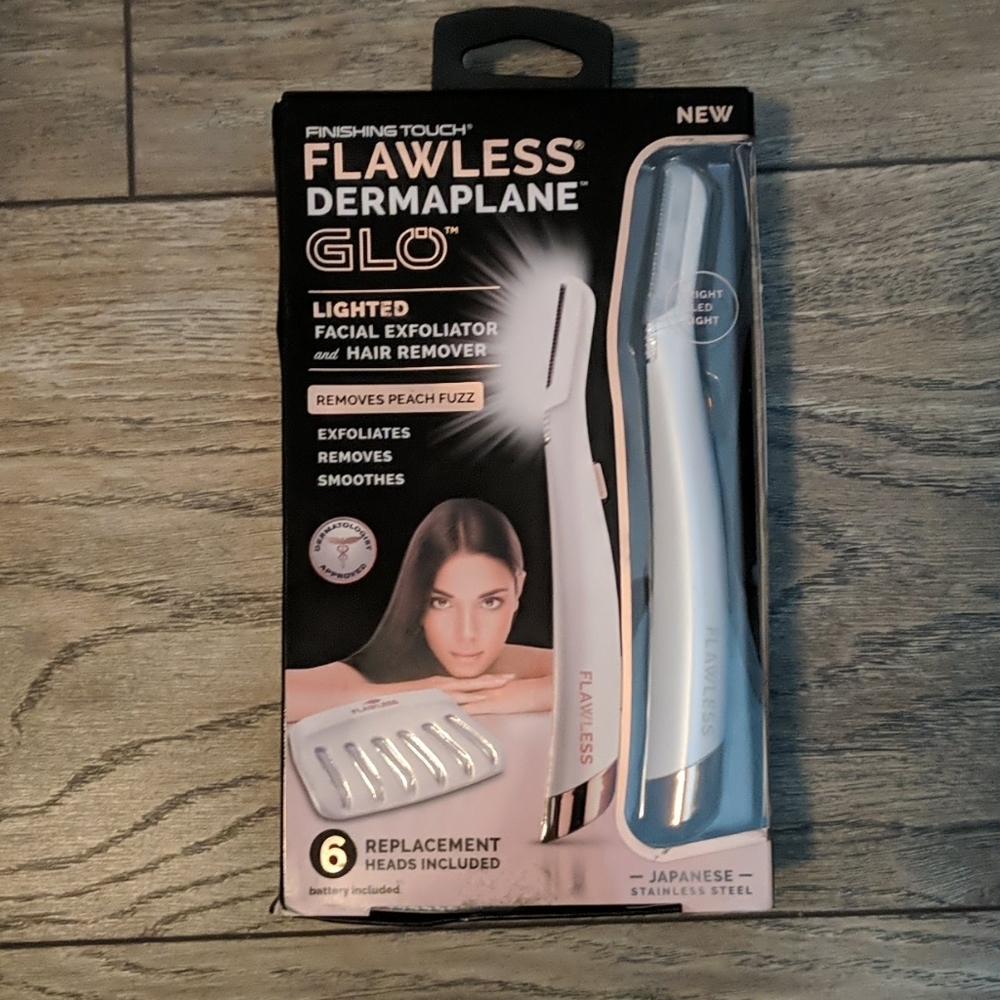 Finishing Touch Flawless Dermaplane Glo